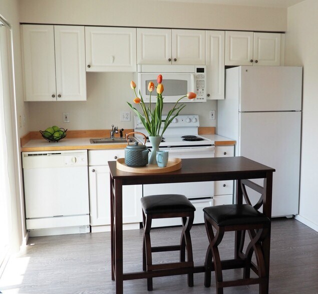 Building Photo - 2101 N 55th St