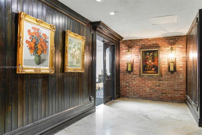 Building Photo - 6039 Collins Ave