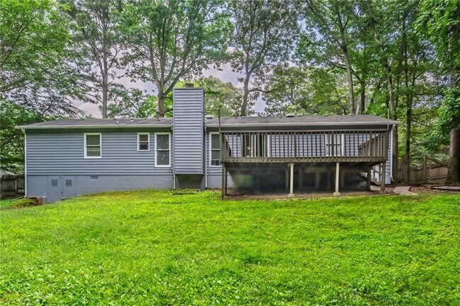 Building Photo - 2100 Whitebluff Way NE