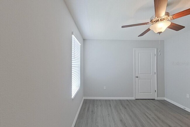 Building Photo - 8645 SW 44th Ct