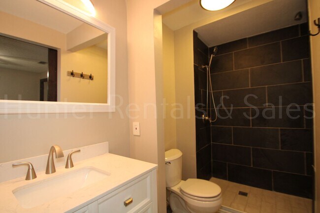 Building Photo - Stylish Killeen Retreat on Mountain View Drive