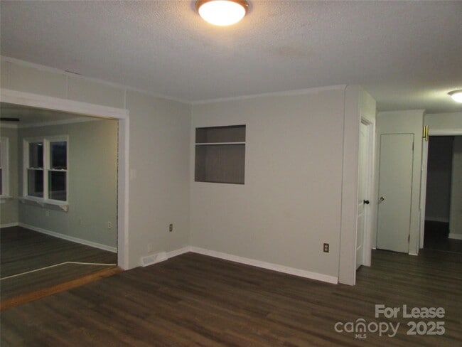 Building Photo - 131 Butterfield Cir