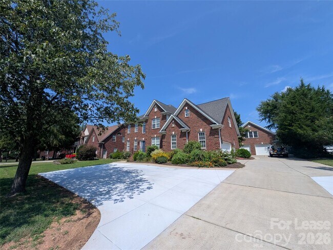 Building Photo - 8348 Rocky River Rd