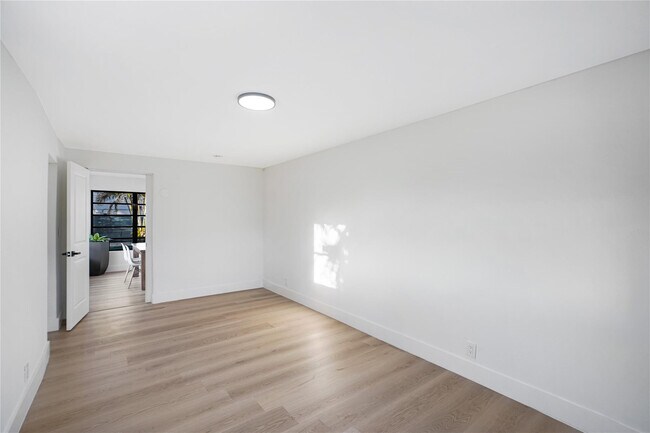 Building Photo - 3613 SW 1st St