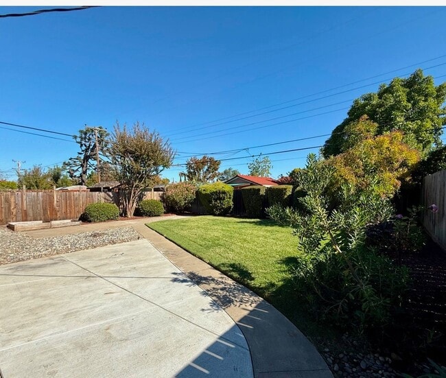 Building Photo - Charming 3 Bedroom, 1 Bath home in the Cam...