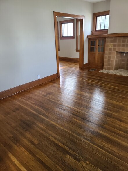 Building Photo - 111 Haldy Ave