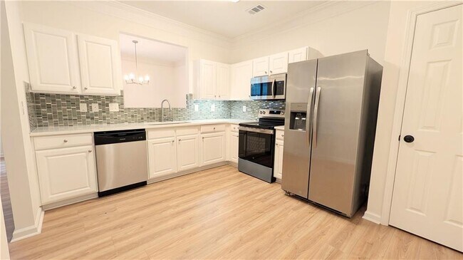 Building Photo - 521 Windstone Trail