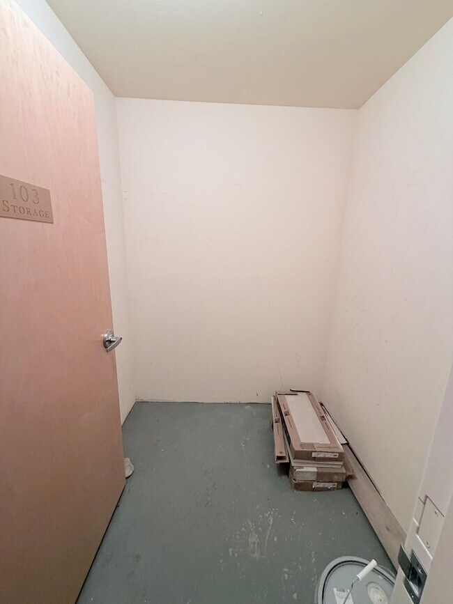 Building Photo - 2 Bed / 2 Bath Apartment in Madison, WI 53579