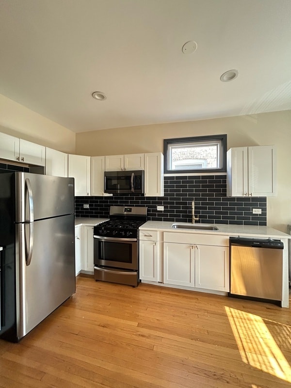 Building Photo - 6615 S Ingleside Ave
