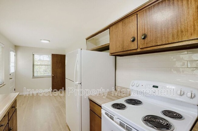 Building Photo - 4660 Upham St