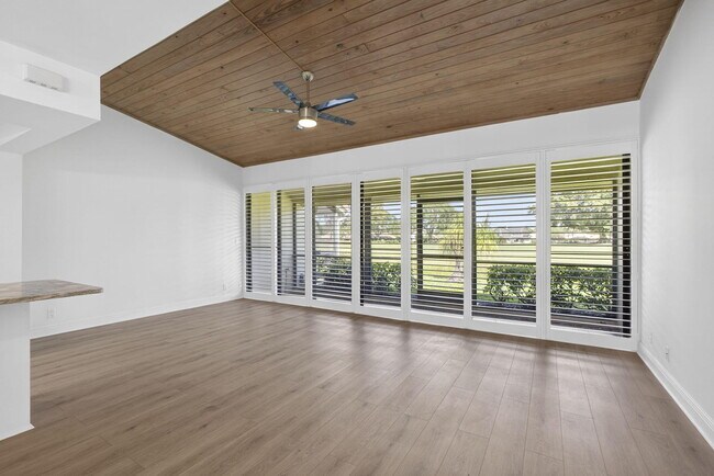 Building Photo - 259 Old Meadow Way