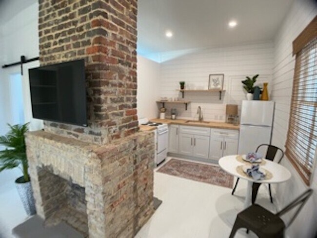 Building Photo - 8 Orrs Ct