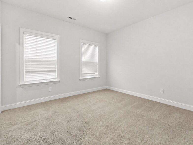 Building Photo - 736 Precipice Way