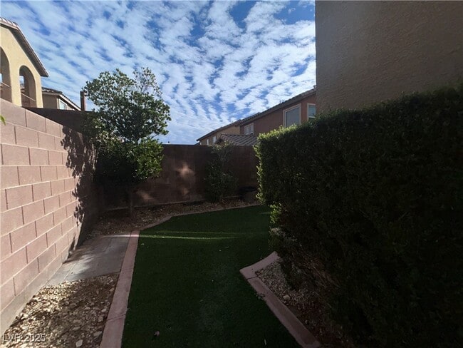 Building Photo - 10066 Trotter Peak St