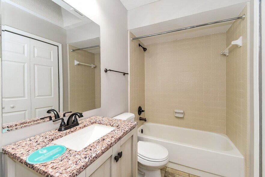 Building Photo - 8136 Honeysuckle Ln