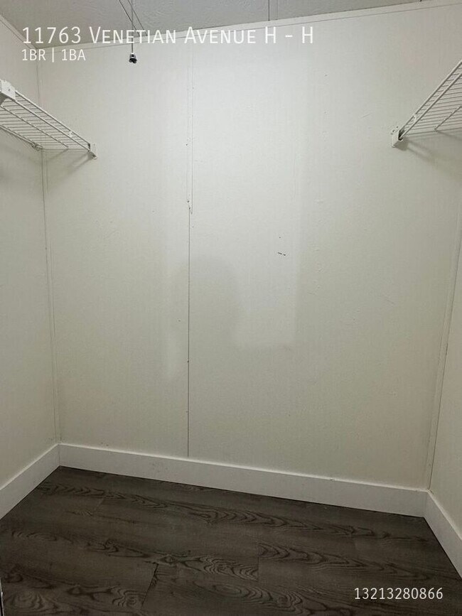 Building Photo - 11763 Venetian Ave