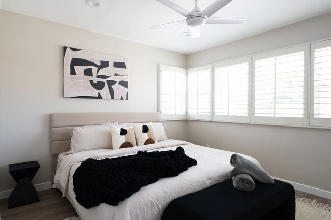 Building Photo - Fully remodeled!