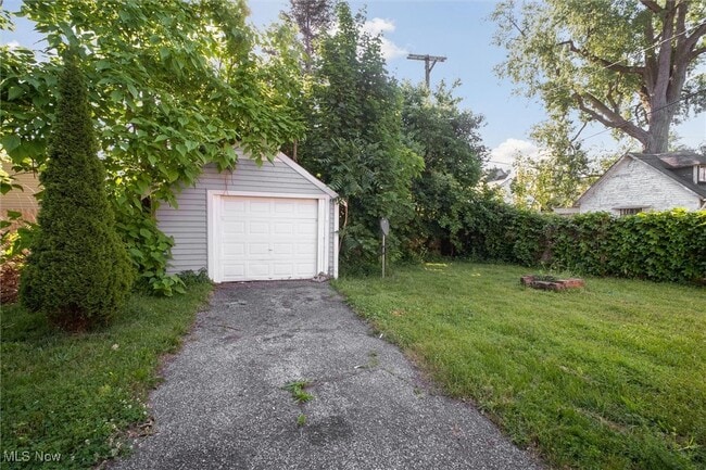 Building Photo - 1349 W 87th St