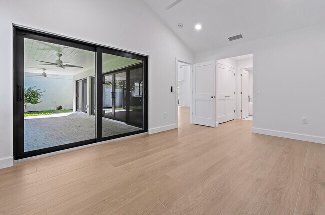 Building Photo - 139 Sand Pine Dr