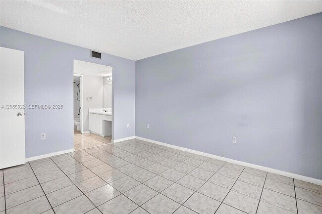 Building Photo - 12755 SW 16th Ct