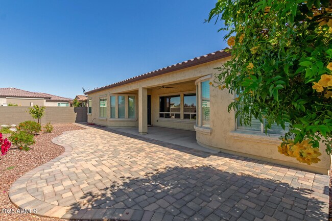 Building Photo - 17996 W Redwood Ln