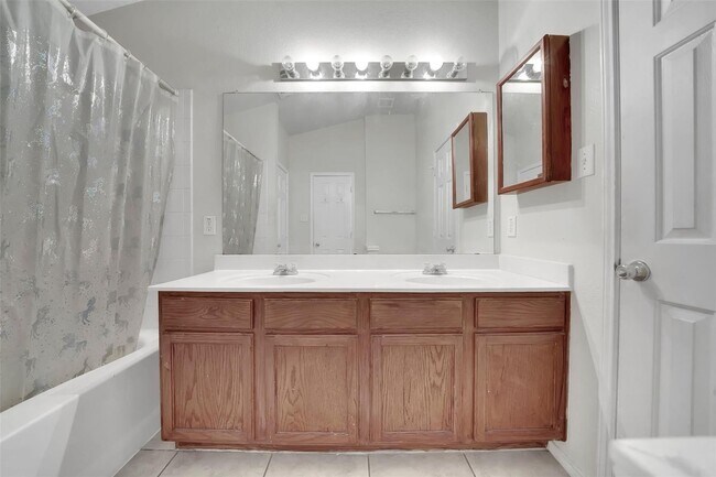 Building Photo - 3 Bed Brick in Watauga, TX