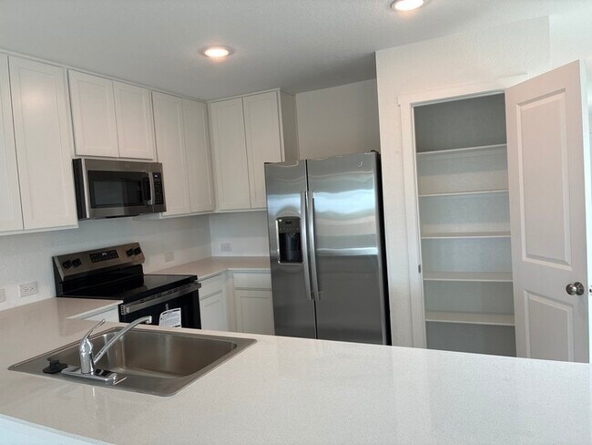Building Photo - Charming 4 beds 2 baths in San Antonio!