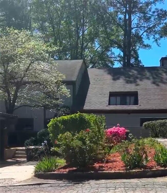 Primary Photo - 26 Willowick Dr