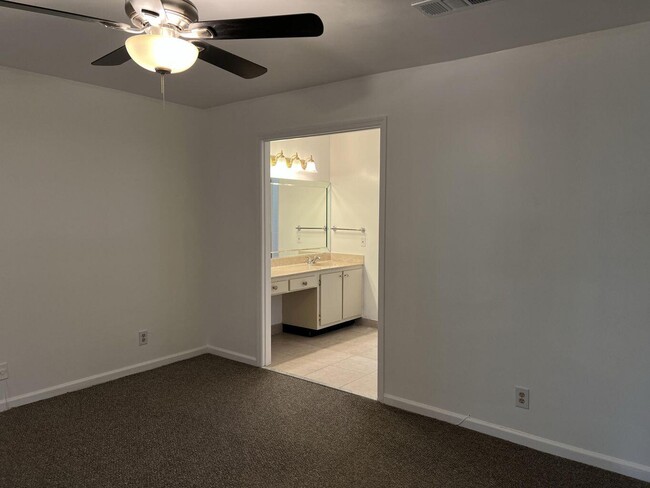 Building Photo - 6622 Via Regina