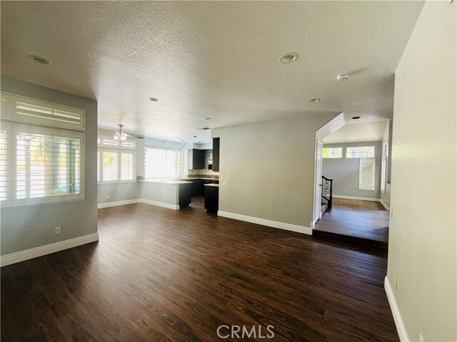 Building Photo - 2300 Meadow View Ln