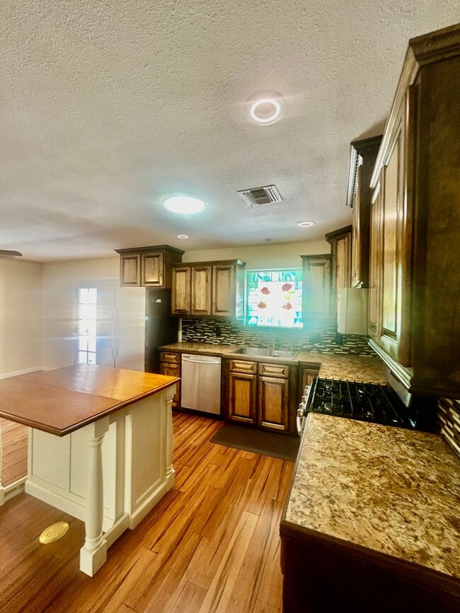 Building Photo - Beautifully Remodeled 3-Bedroom Home with ...