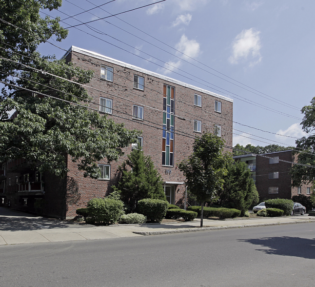 Primary Photo - 190 Mountain Ave
