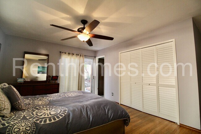 Building Photo - 8830 Mariposa St