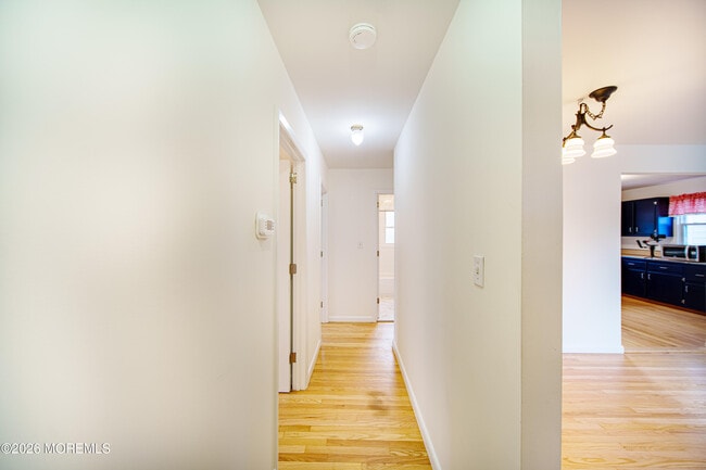 Building Photo - 32 Lake Ave