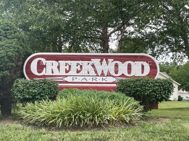 Building Photo - Creekwood Park Townhomes — Reduced rent + claim your choice of a brand-new 55" TV or a $250 Amazo...