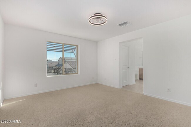 Building Photo - 15138 W Hadley St