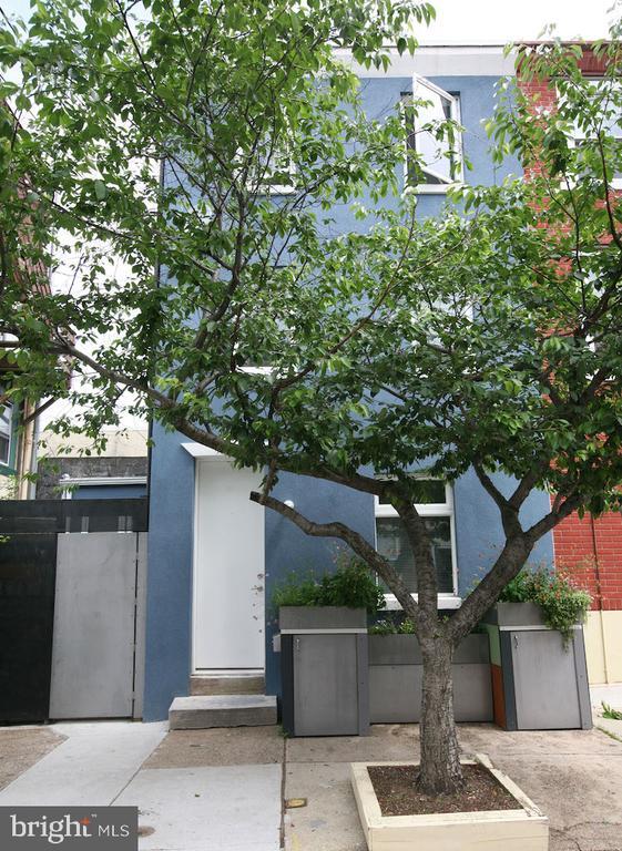 Building Photo - 209 W Wildey St