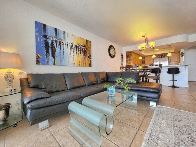 Building Photo - 2030 S Ocean Dr