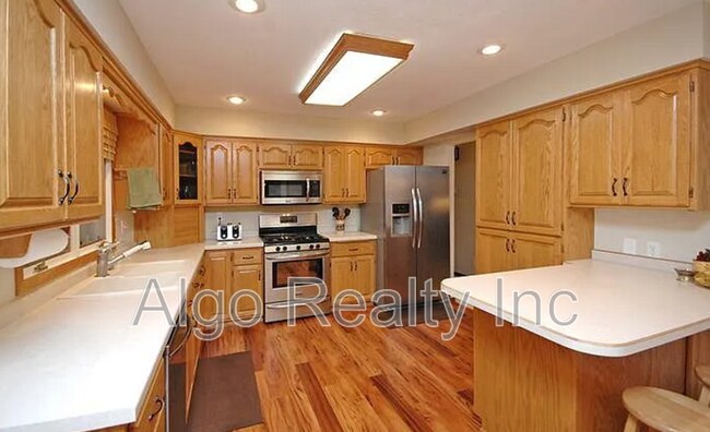 Building Photo - 7268 Sunnyslope Dr