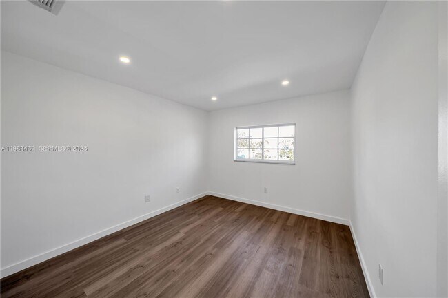 Building Photo - 13914 SW 101st Ln