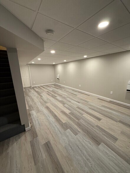 Building Photo - 791 Long Hill Rd