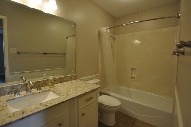 Building Photo - Coming Soon: Stunning 3 Bedroom, 2 Bathroo...