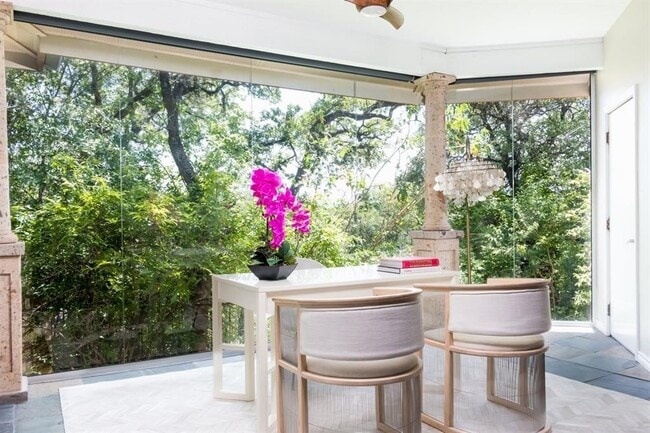 Building Photo - 1000 Liberty Park Dr