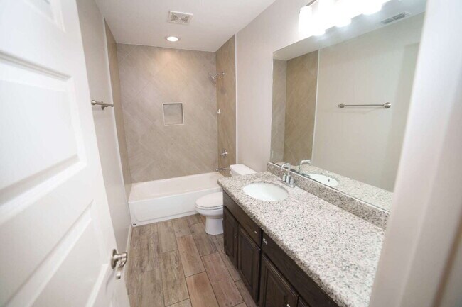 Building Photo - "Charming 3-Bedroom Retreat with 2 Full Baths in McAllen - Spacious 1688 Sq. Ft.!"