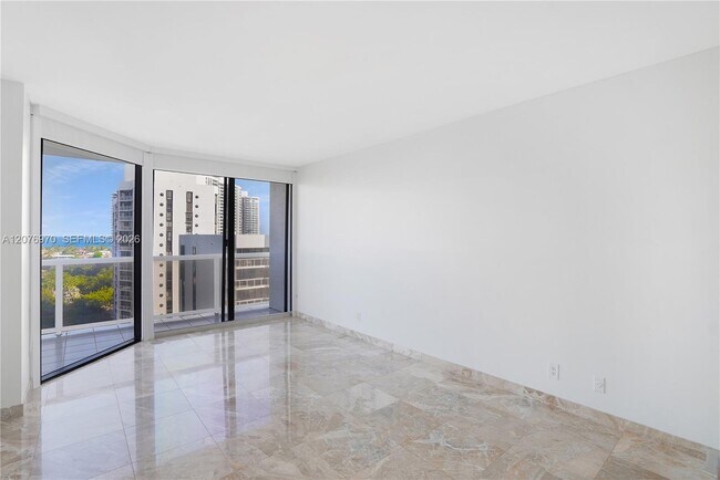 Building Photo - 3600 Yacht Club Dr