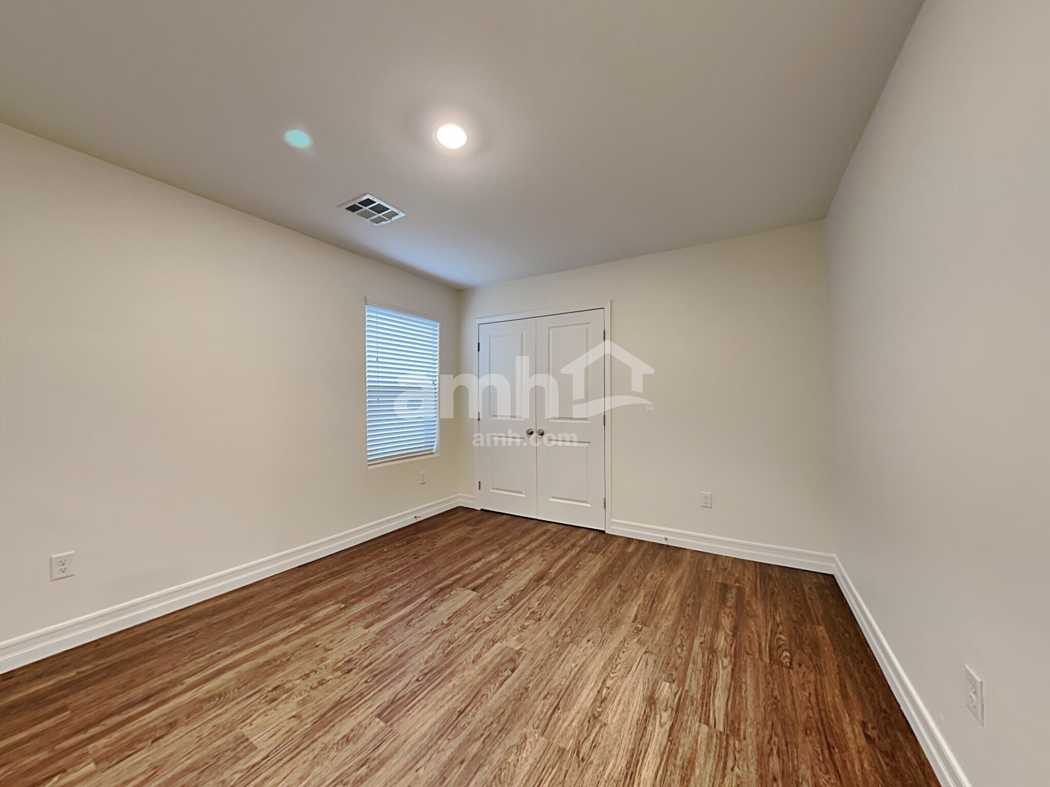 Building Photo - 5808 Petronius St