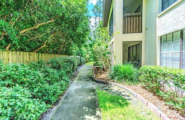 Building Photo - 3345 Crystal Ct E
