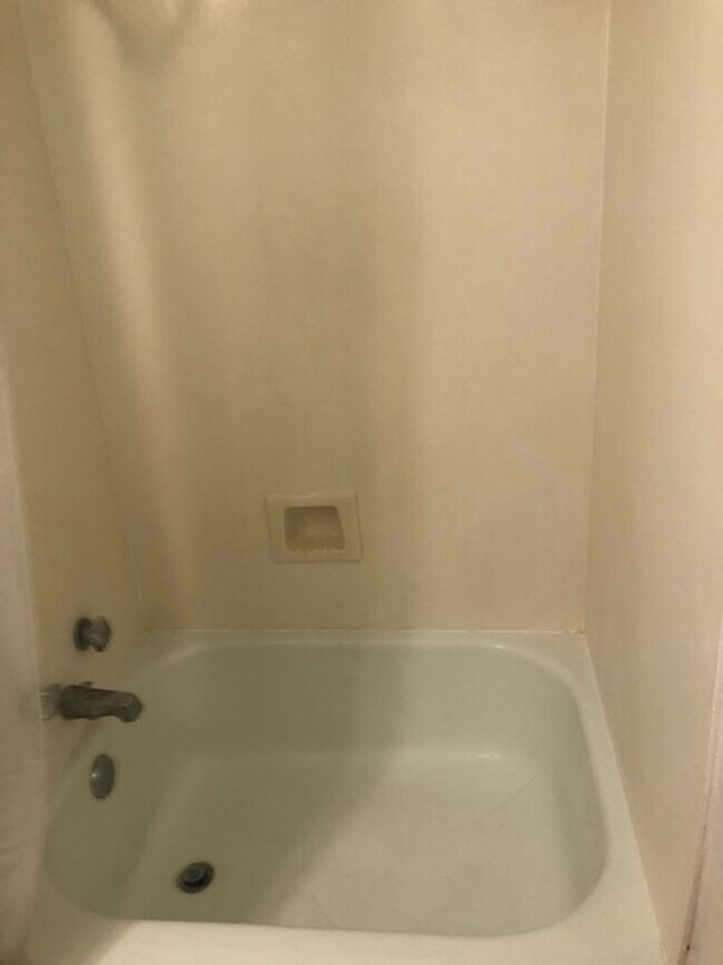 Building Photo - dgr925