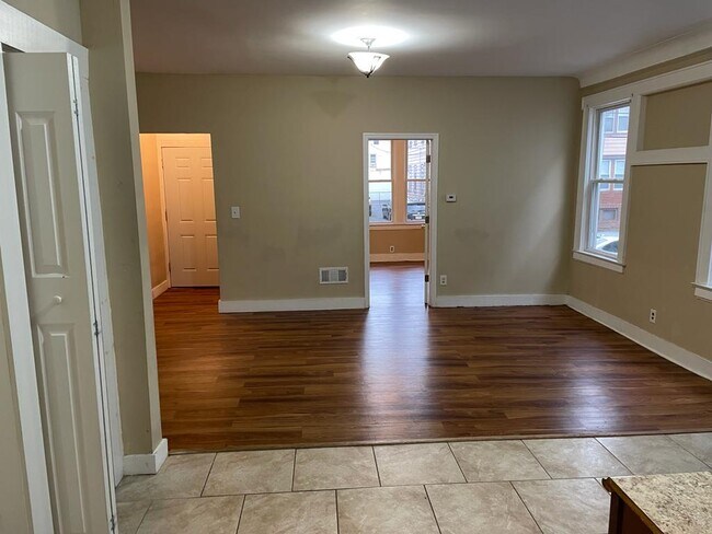 Building Photo - 22 Underwood St