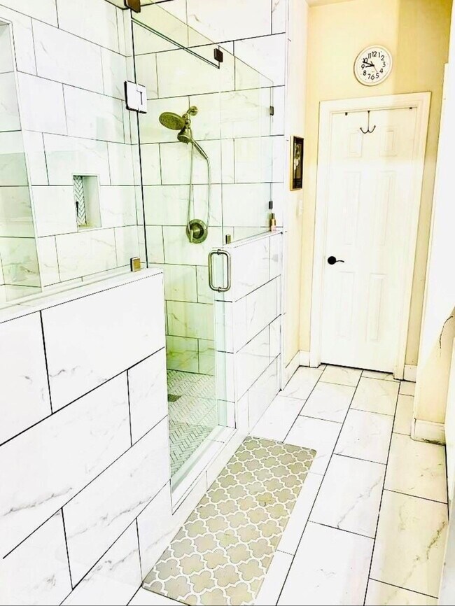 Building Photo - 5902 Crestford Park Ln